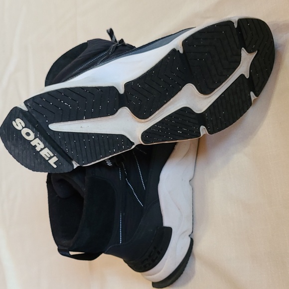 Sorel Women's black boots - Picture 7 of 16